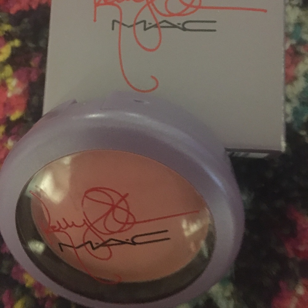 Mac Kelly Osborne Blush